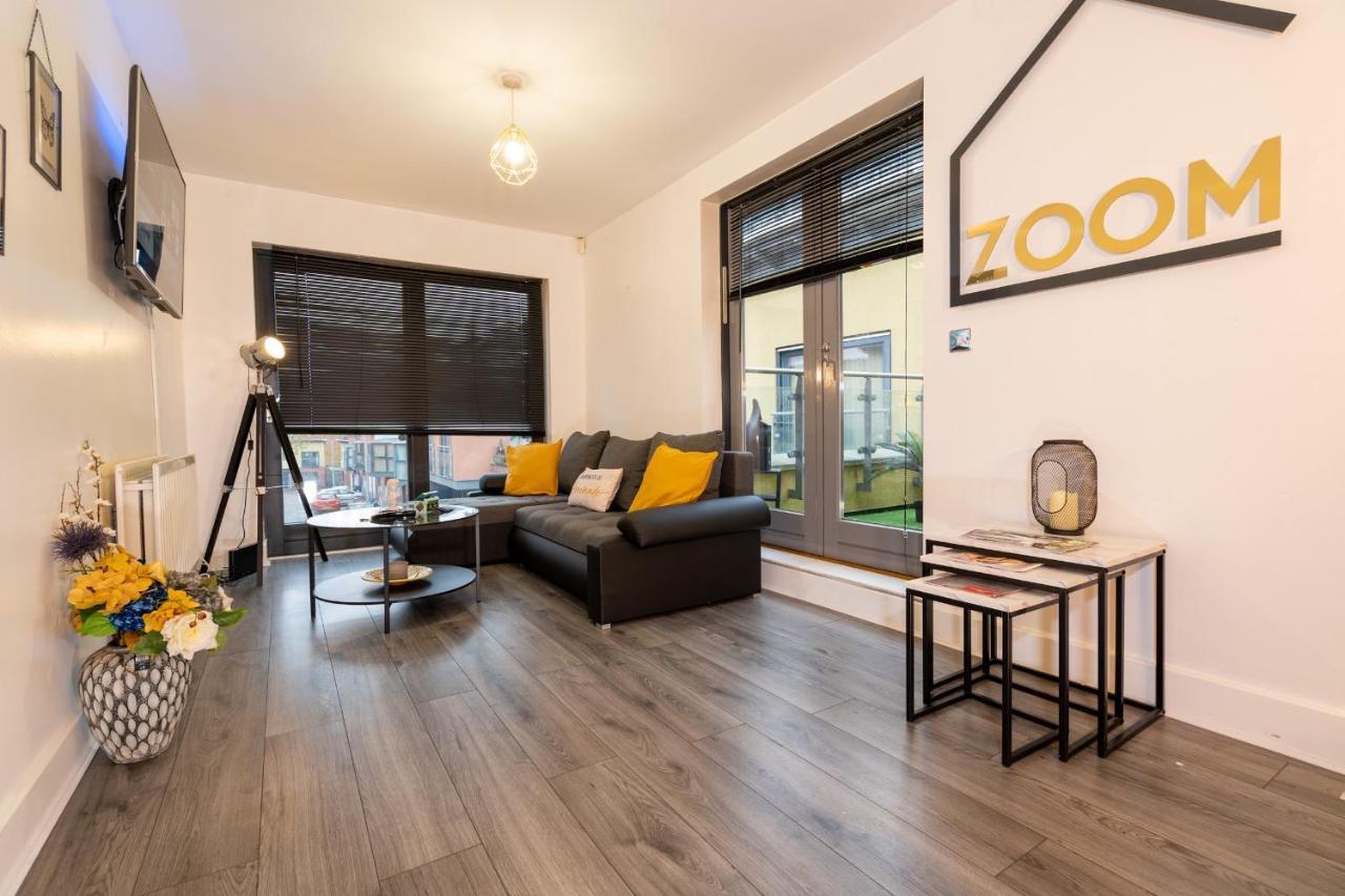 Luxe Place - Netflix & Workspace For 6 Birmingham Eksteriør bilde
