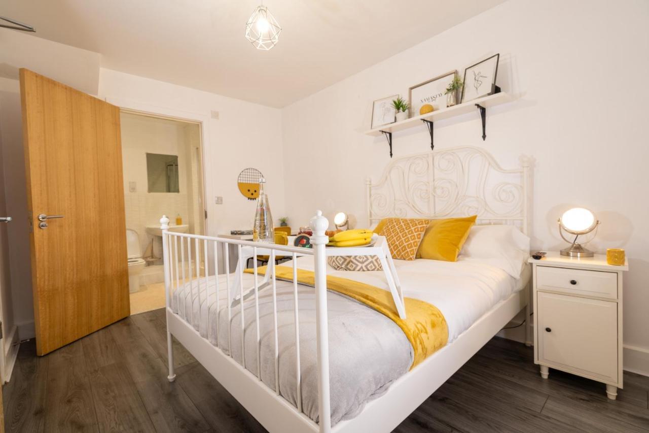 Luxe Place - Netflix & Workspace For 6 Birmingham Eksteriør bilde