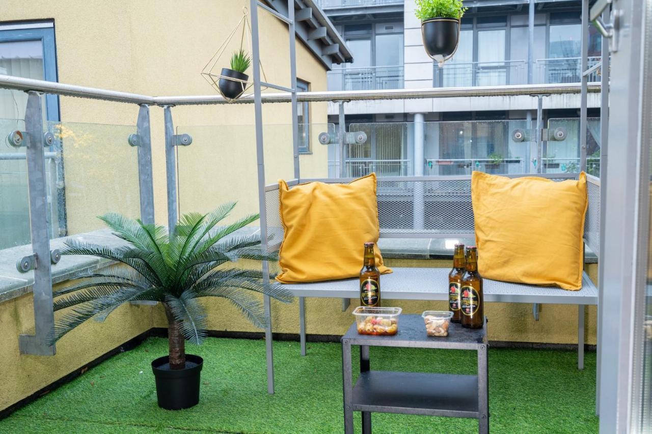 Luxe Place - Netflix & Workspace For 6 Birmingham Eksteriør bilde