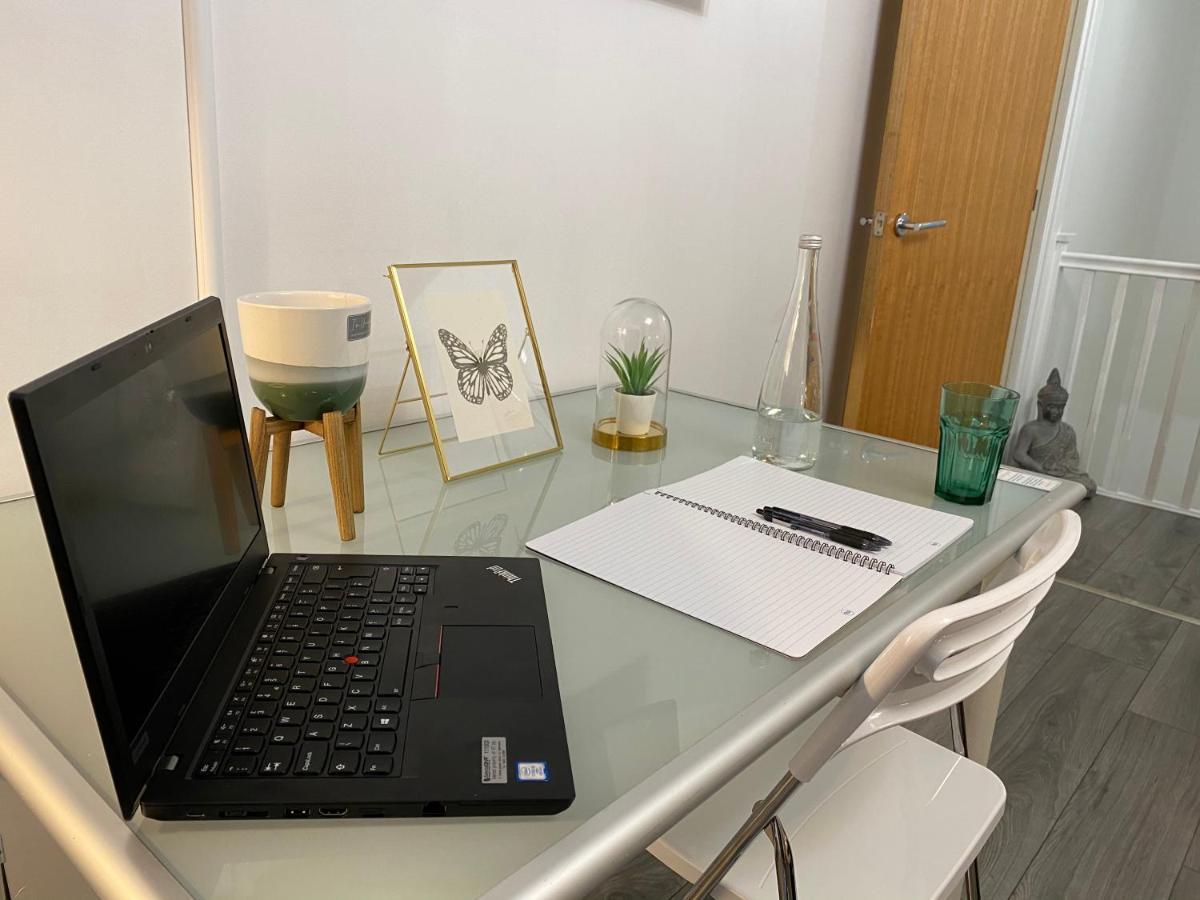Luxe Place - Netflix & Workspace For 6 Birmingham Eksteriør bilde