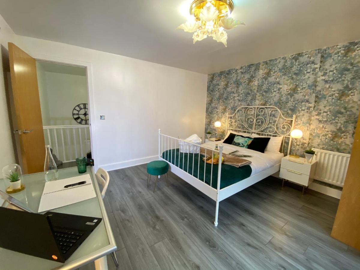 Luxe Place - Netflix & Workspace For 6 Birmingham Eksteriør bilde