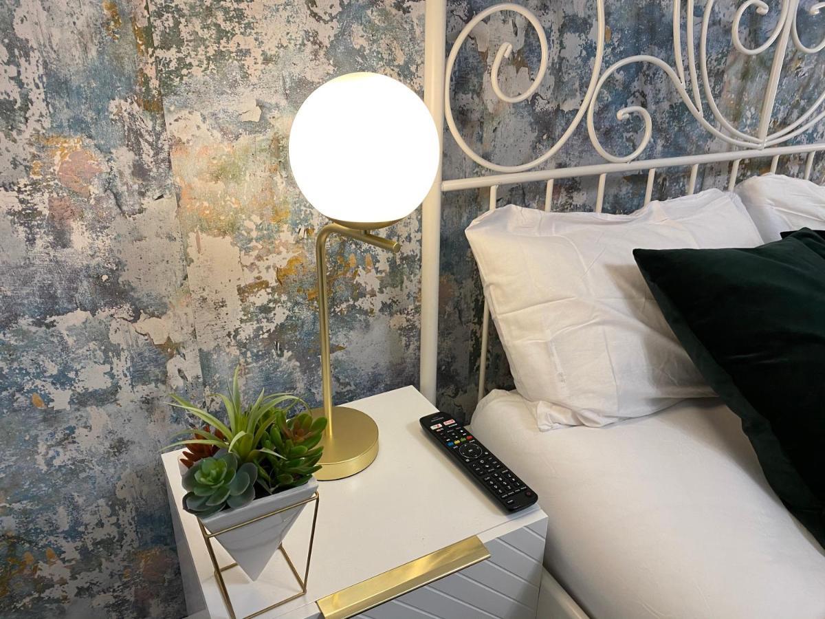 Luxe Place - Netflix & Workspace For 6 Birmingham Eksteriør bilde