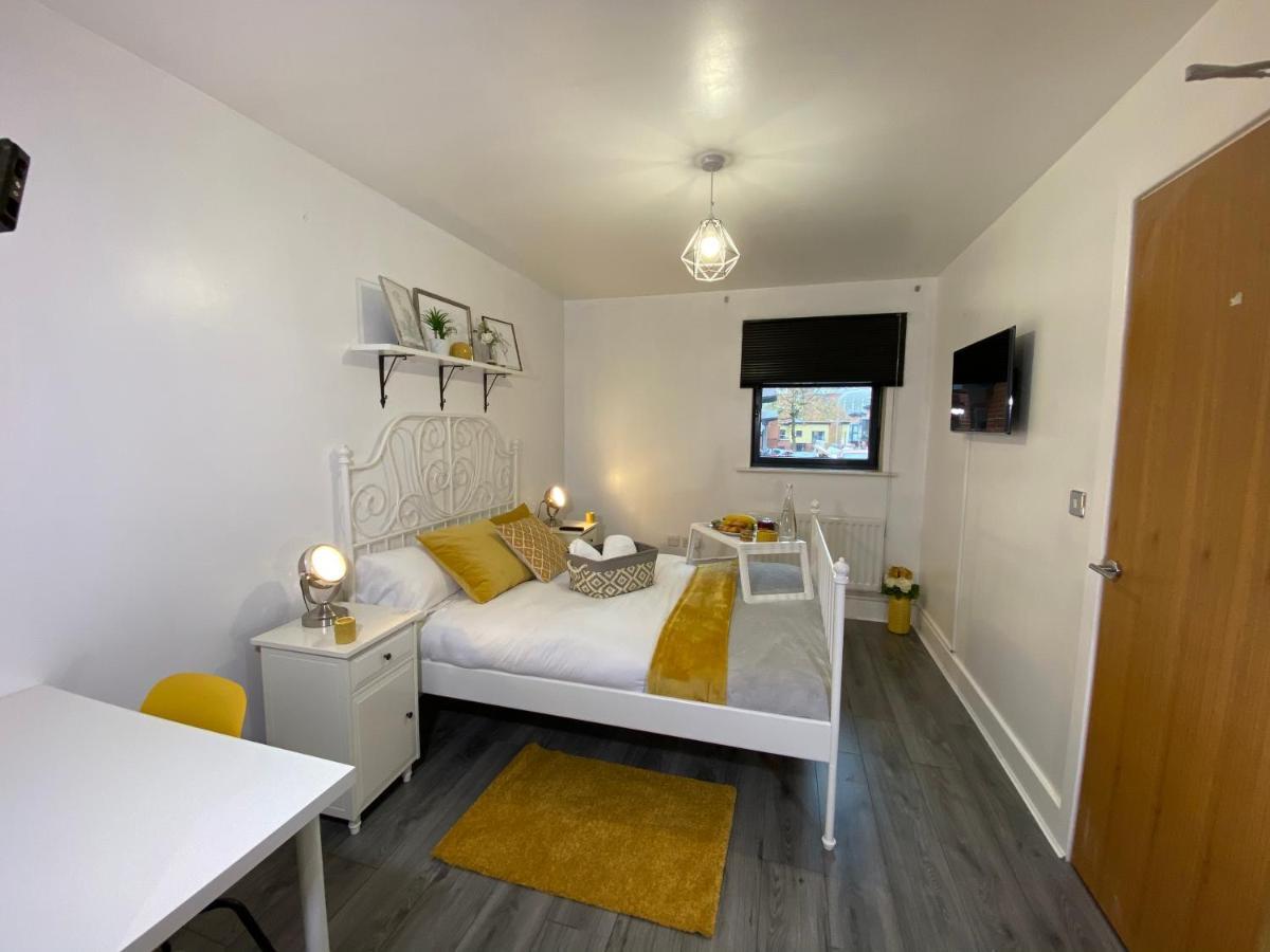 Luxe Place - Netflix & Workspace For 6 Birmingham Eksteriør bilde